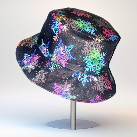 Colorful Snowflake Patterned Print Hat - Picture 3 of 8